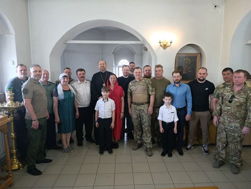 В Донском храме Новошахтинска прошла встреча с казаками станицы Мало-Несветаевской