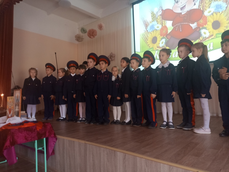 Церемония посвящения в казачата прошла в Ёлкинской средней школе