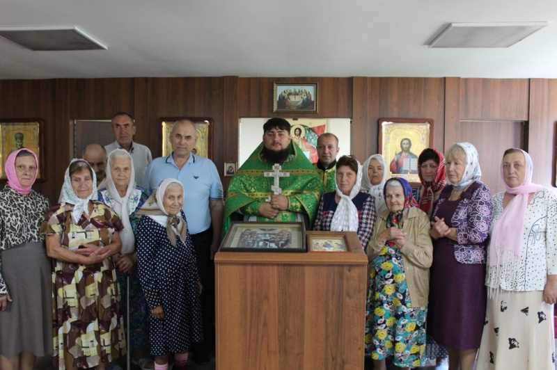 «Святым Духом всяка душа живится и чистотою возвышается» в х. Садки Красносулинского района в День Святого Духа совершено праздничное богослужение