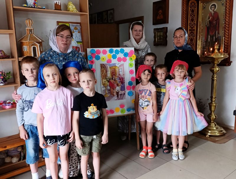 Дети из Детского сада №9 посетили храм великомученика Пантелеимона