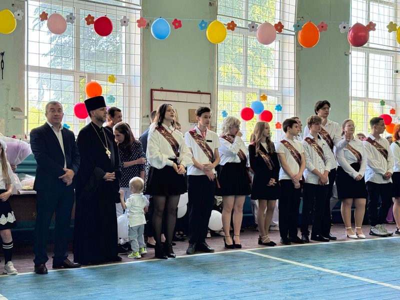 Последний звонок прошел в казачьей школе станицы Манычской   