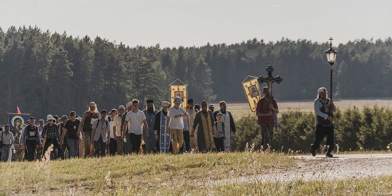 «ИДИ, ЧЕЛОВЕК, И МОЛИСЬ»