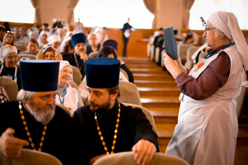 Протоиерей Сергий Яценко, приходские социальные работники и сестры милосердия приняли участие во II съезде по социальному служению Донской митрополии