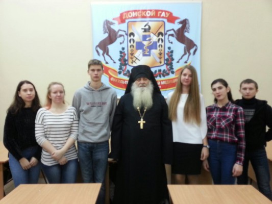 Настоятель студенческого храма святой мученицы Татианы п. Персиановский иеромонах Николай (Наметышев) провел очередную встречу со студентами ДонГАУ