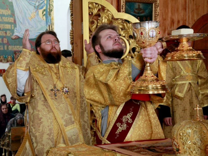 Епископ Игнатий совершил Литургию в Покровском кафедральном соборе г. Шахты