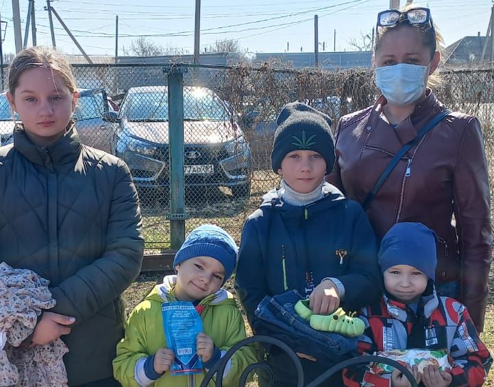 Выездной гуманитарный центр Шахтинской епархии посетил нуждающихся жителей отдаленных населенных пунктов Тарасовского района