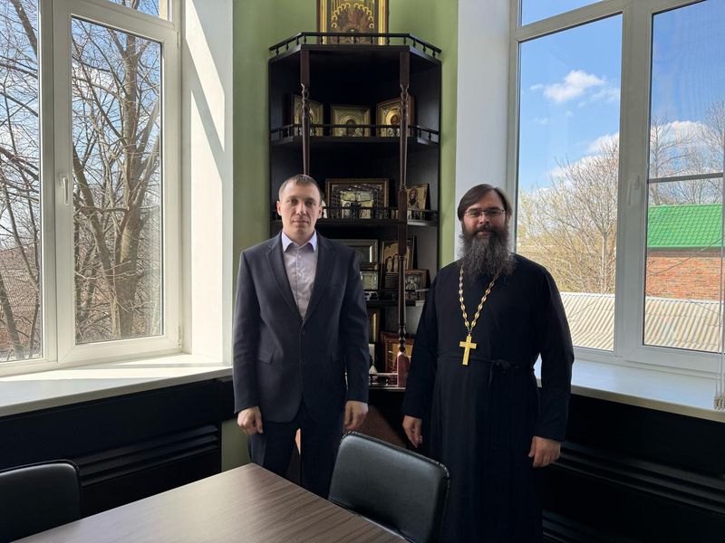 Благочинный Александровск-Грушевского округа встретился с исполняющим обязанности директора ИСОиП (филиал) ДГТУ в городе Шахты