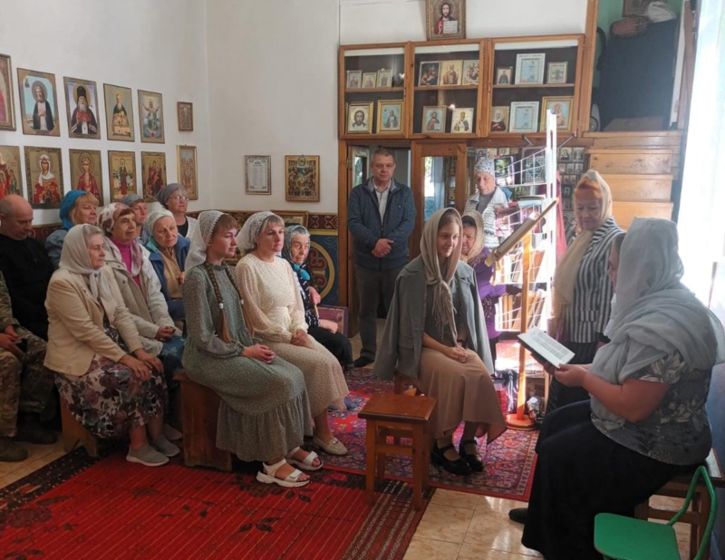 В храме святой мученицы Татианы поселка Персиановский прошла очередная душеполезная библейская беседа 