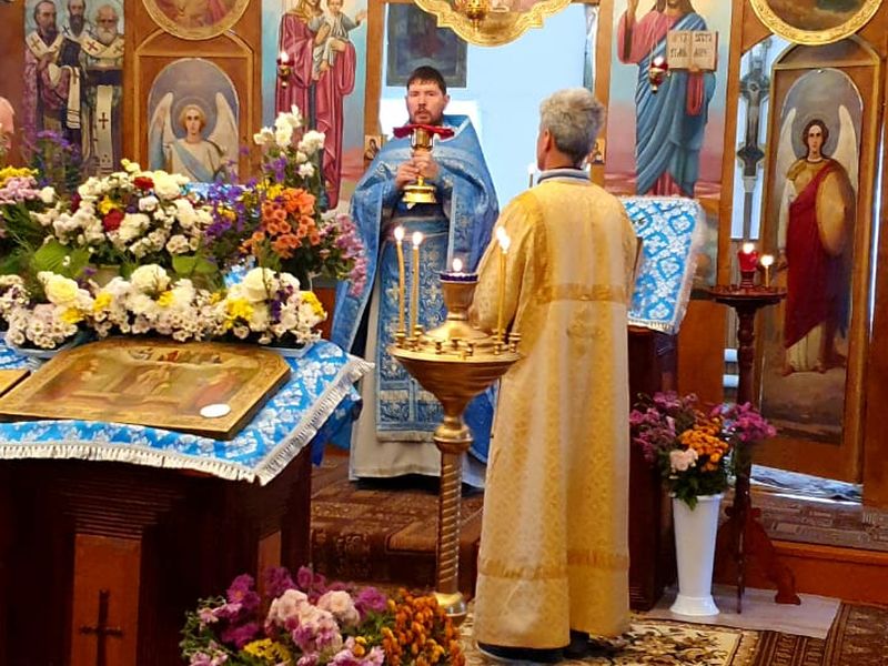 Престольная служба в день Покрова Пресвятой Богородицы в станице Мешковской