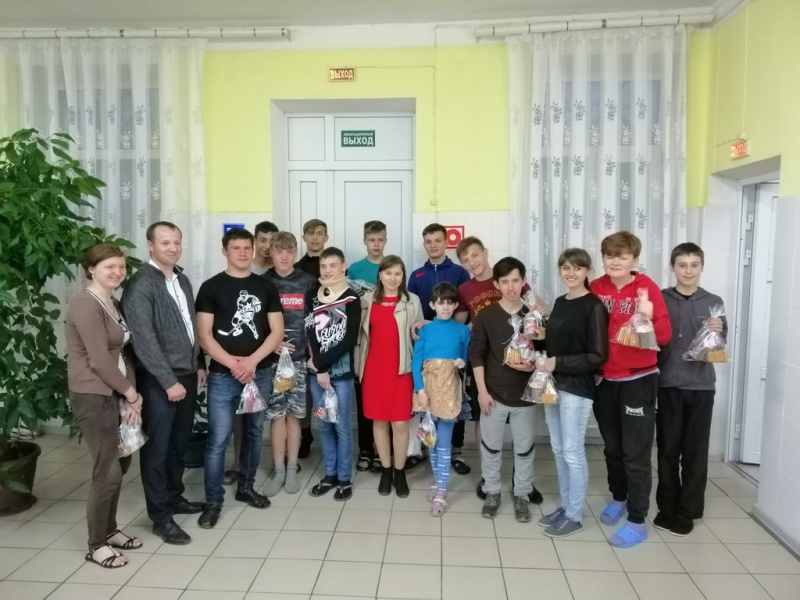 Благотворительная акция, посвященная празднику Пасхи была проведена в социальных учреждениях г. Шахты
