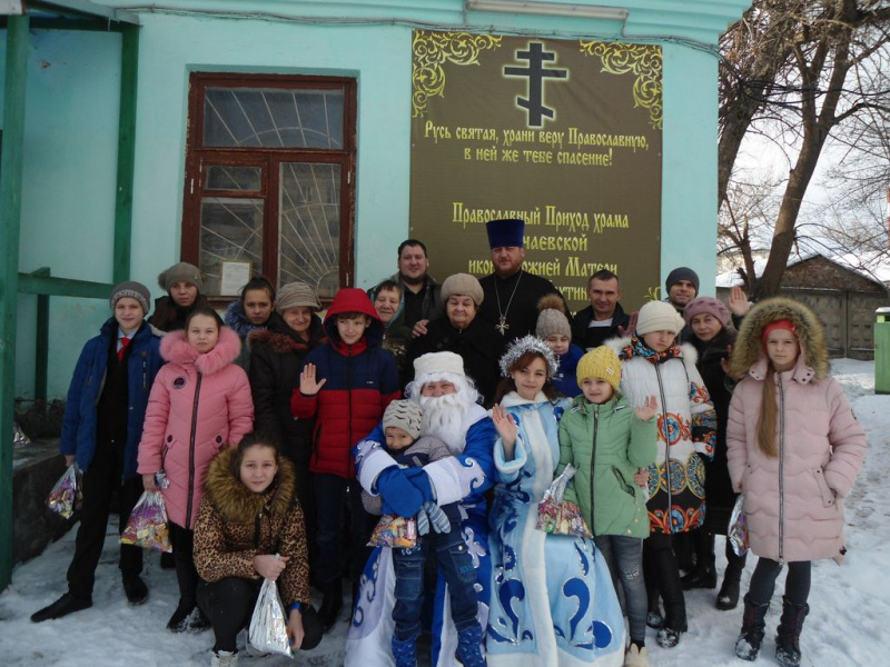 В приходе храма Почаевской иконы Божией Матери состоялся детский праздничный Рождественский концерт