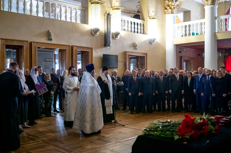 Преосвященнейший епископ Симон совершил заупокойную литию по новопреставленному первому заместителю председателя Законодательного собрания Ростовской области Сергею Александровичу Михалёву