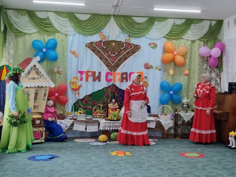 Протоиерей Роман Мясников принял участие в празднике «Три Спаса», который прошел в детском саду ст. Манычской