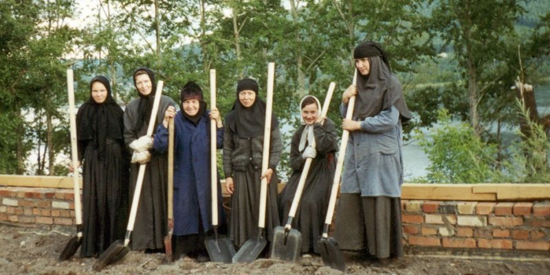 «ПОМНИ СВОЮ ПЕРВУЮ ЛЮБОВЬ»