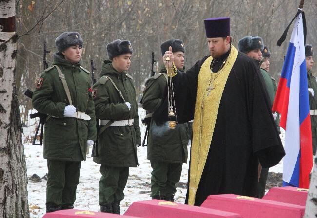 В г. Новошахтинске состоялось погребение останков 52-х бойцов, погибших во время Великой Отечественной войны