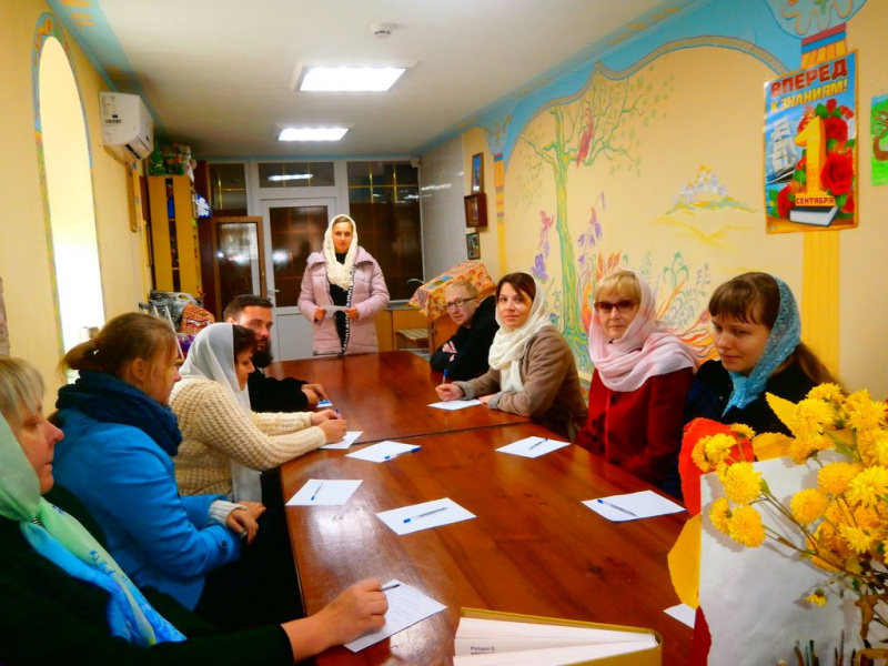 В Донецке состоялись заседания духовного молодежного клуба «Свет добра» и молодежного отдела Донецкого благочиния с единой повесткой дня «О проведении Михайловской недели»