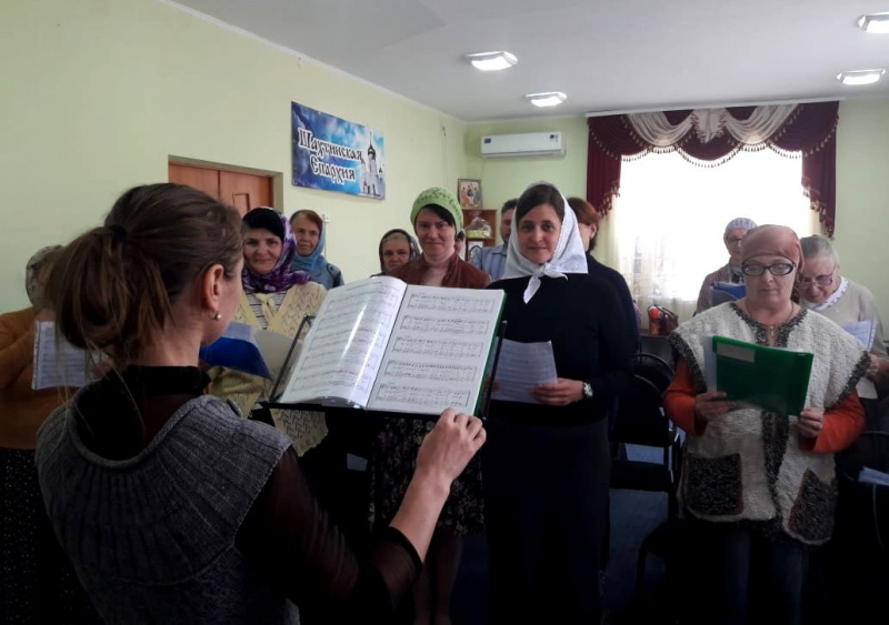 В духовно-просветительском центре при Покровском кафедральном соборе г. Шахты открыты регентские курсы