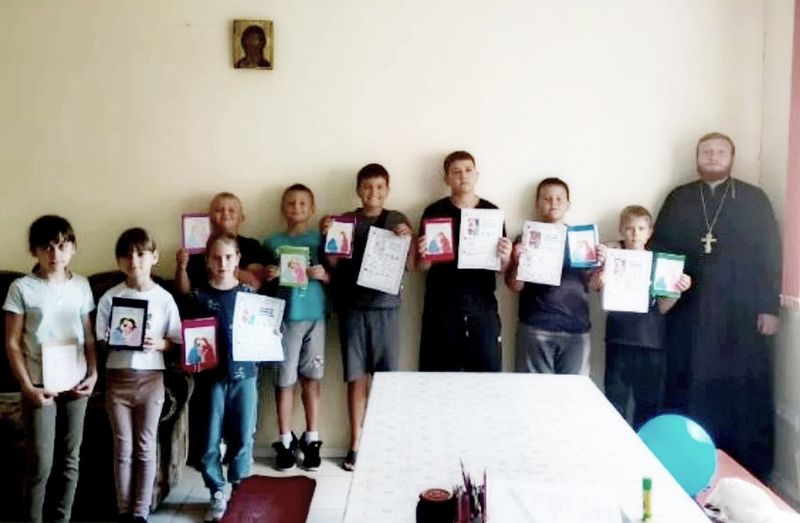 В воскресной группе хутора Ажинов состоялось занятие, посвящённое престольному празднику Рождества Пресвятой Богородицы   