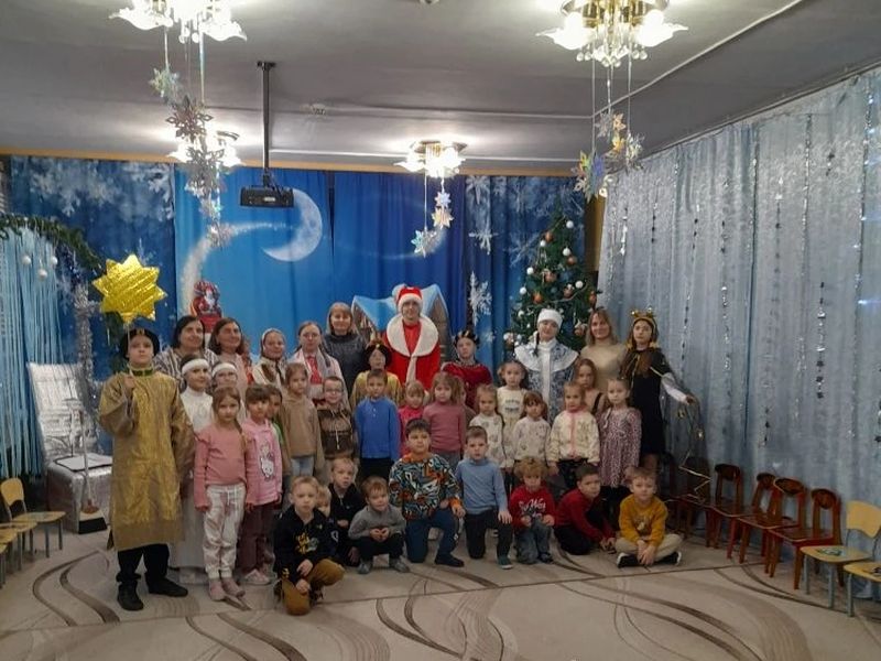 Воспитанники воскресной школы Пантелеимоновского храма выступили в детском саду № 28 поселка Майского