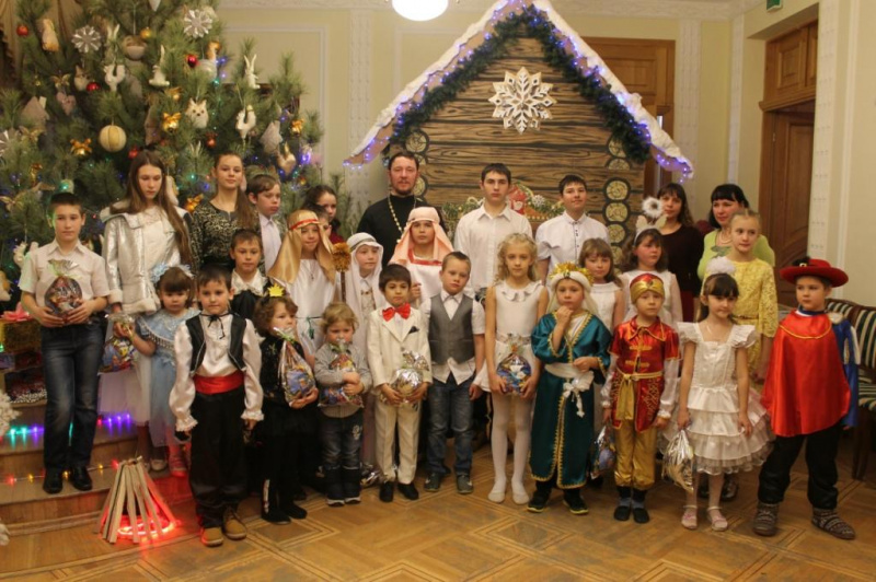 В храме станицы Вешенской прошел рождественский праздник