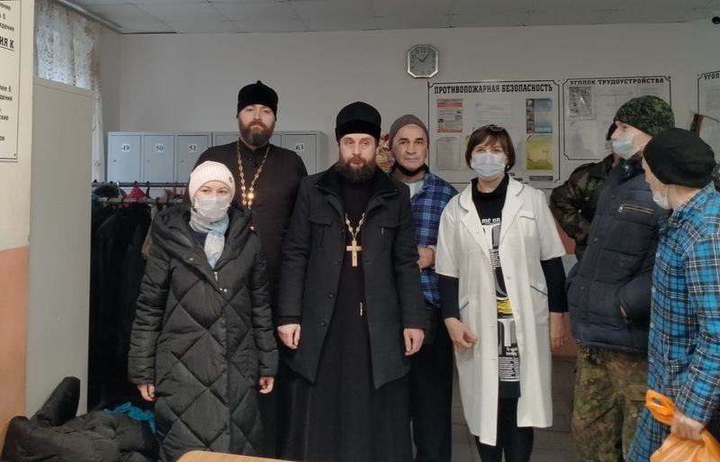 В Комплексный социальный центр города Шахты передана помощь от Шахтинской епархии к празднику Рождества Христова
