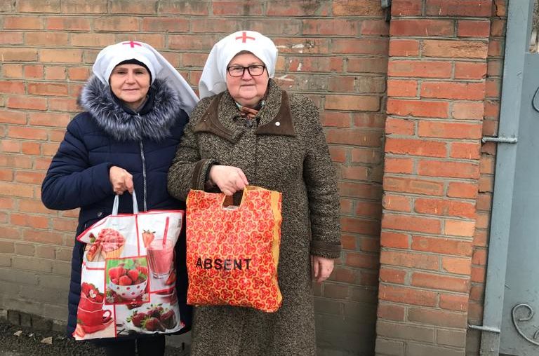 Сестры милосердия Пантелеимоновского храма пос. Майский посетили постояльцев Шахтинского психоневрологического интерната