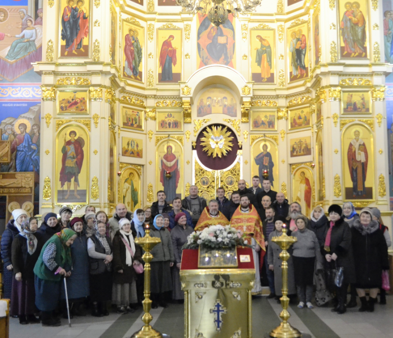 «Благодарим Тебя Боже, за год уходящий. Благослови Боже, год грядущий!». В храме Покрова Пресвятой Богородицы встретили Новый год за Божественной литургией