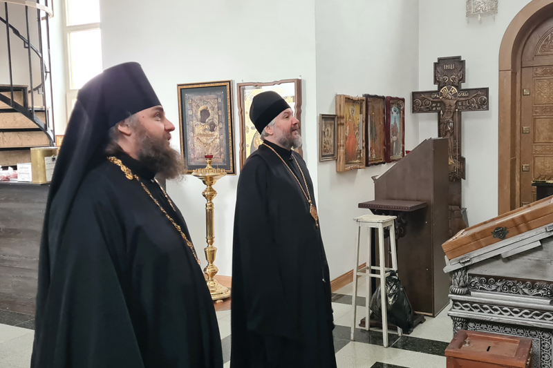 Преосвященнейший епископ Симон ознакомился с ходом работ по благоустройству храмового комплекса в честь образа Божией Матери «Взыскание погибших» в пос. Сидорово-Кадамовский