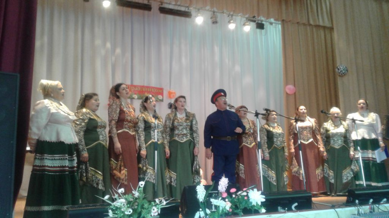 В день памяти святых Царственных Страстотерпцев в п. Привольном Багаевского благочиния отметили престольный праздник