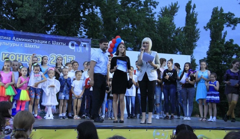 Солисты детского архиерейского хора и молодежный ансамбль Покровского кафедрального собора приняли участие во втором этапе шахтинского фестиваля-конкурса «Город начинается с меня»