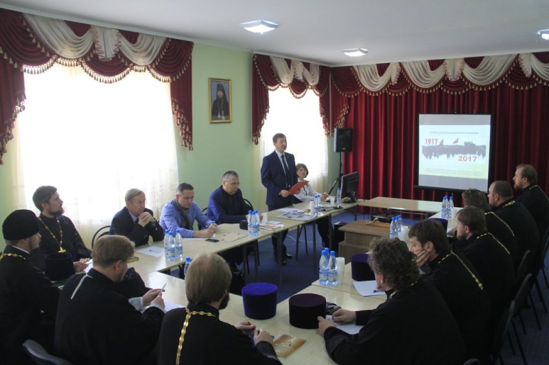 Шахтинская епархия организовала и провела дискуссионную площадку «Октябрь 1917 года: великий поворот или всероссийский обвал?»