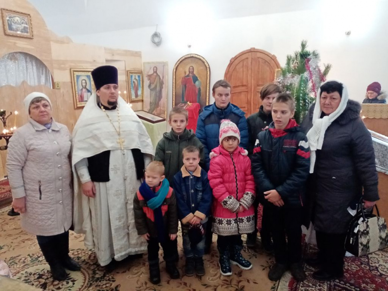Праздник Рождества Христова торжественно встретили в храме Архистратига Михаила хутора Елкин
