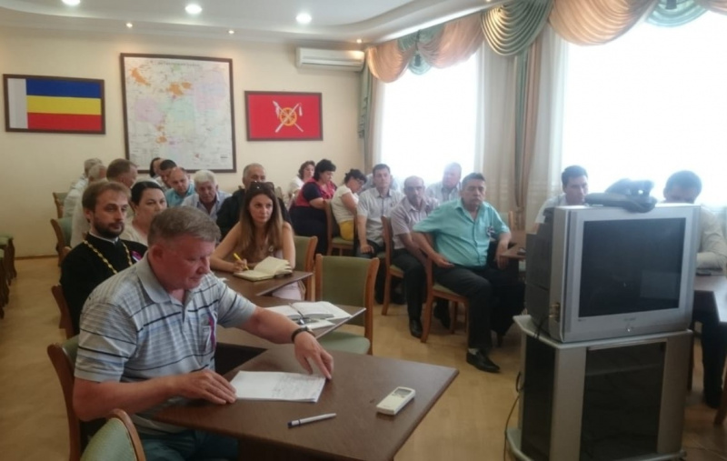 Благочинный приходов Нижнедонского округа принял участие в расширенном заседании Консультативного совета по межэтническим вопросам при Губернаторе Ростовской области в режиме видеоконференции