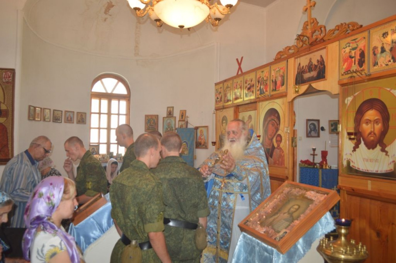 В храме Казанской иконы Пресвятой Богородицы при воинской части 3033 Войск национальной гвардии РФ отметили престольный праздник