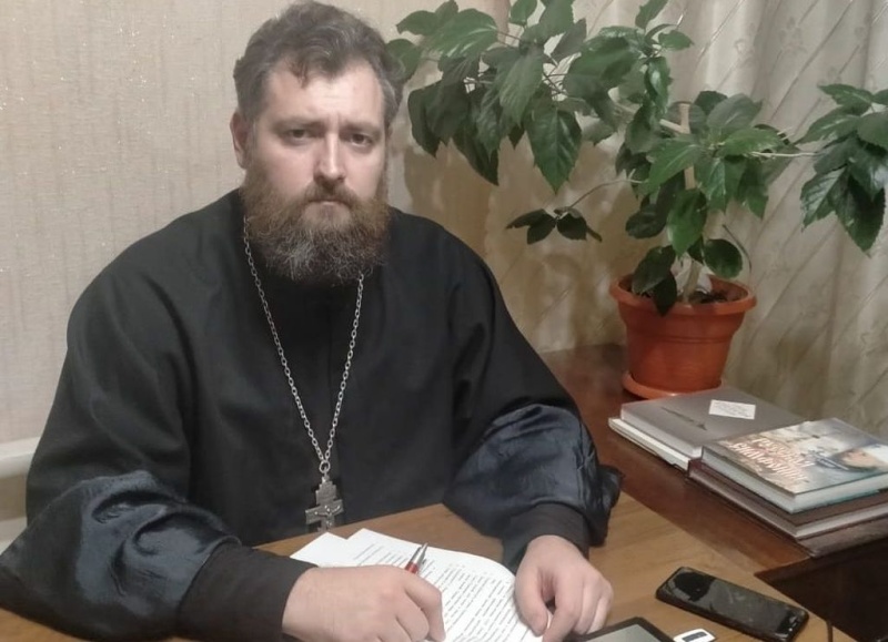 В рамках XXVI Димитриевских образовательных чтений «К 350-летию со дня рождения Петра I» военный отдел Шахтинской епархии провел в режиме онлайн секцию «Секулярный мир и религиозность»