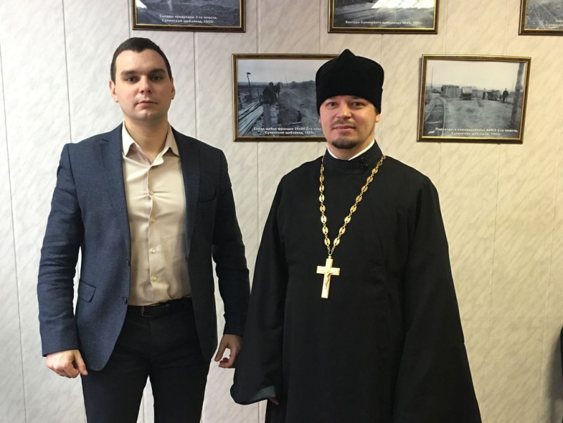 Иеромонах Никон поздравил с Крещением Господним директоров заводов г. Красный Сулин, будущих благотворителей храма