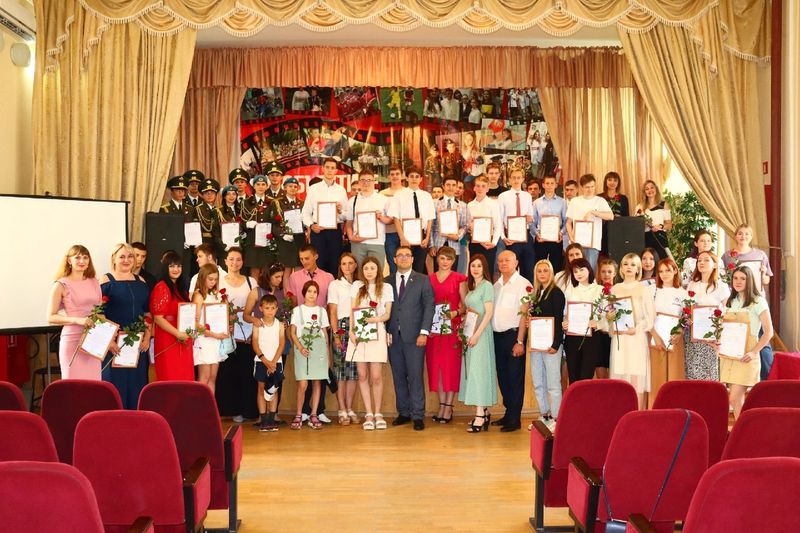 Детско-юношеский клиросный хор храма вмч. Пантелеимона «Хвали, душе моя...» известен в городе, как активный творческий коллектив