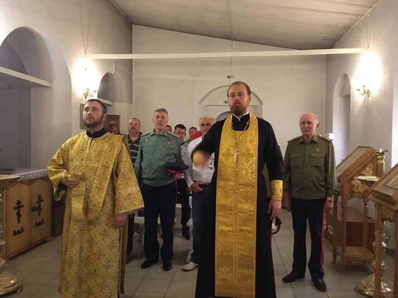 Традиционная встреча казаков станицы Мало-Несветаевская со своим духовником