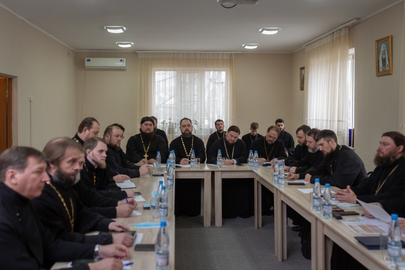 Под председательством Преосвященнейшего епископа Симона состоялось заседание расширенного Епархиального совета