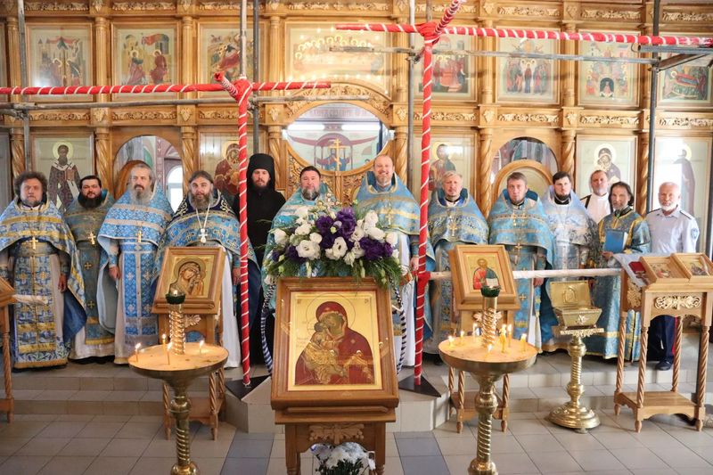 В Донском храме Новошахтинска торжественно отметили престольный праздник
