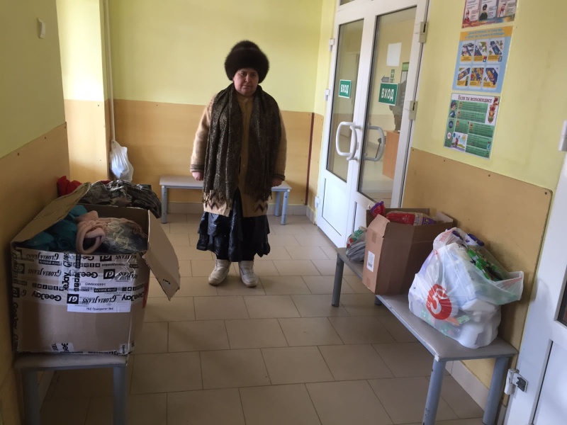 Священники Донецкого благочиния оказывают помощь вынужденным переселенцам с Донбасса
