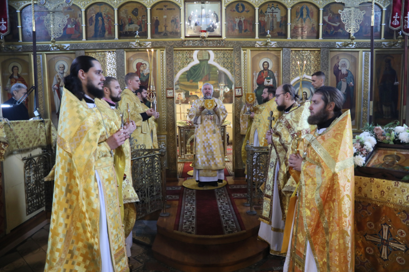 В престольный праздник Преосвященнейший епископ Симон совершил Божественную литургию в храме святого апостола Андрея Первозванного города Миллерово