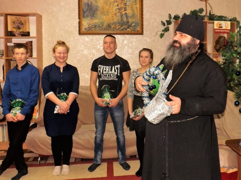Акция «Рождественский Свет ангела» посетила Шолоховский центр помощи детям