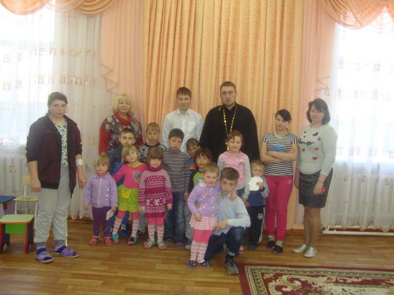 Настоятель Предтеченского прихода города Новошахтинска иерей Антоний Колпаков посетил социально-реабилитационный центр для несовершеннолетних