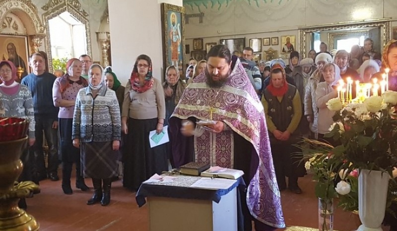 В Свято-Никольский храм п. Чертково Чертково-Калитвенского округа пребыла икона Божией Матери «Игуменья святой горы Афон»