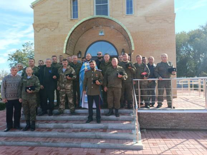 В хуторе Карповка Багаевского благочиния прошел престольный праздник Покрова Пресвятой Богородицы.