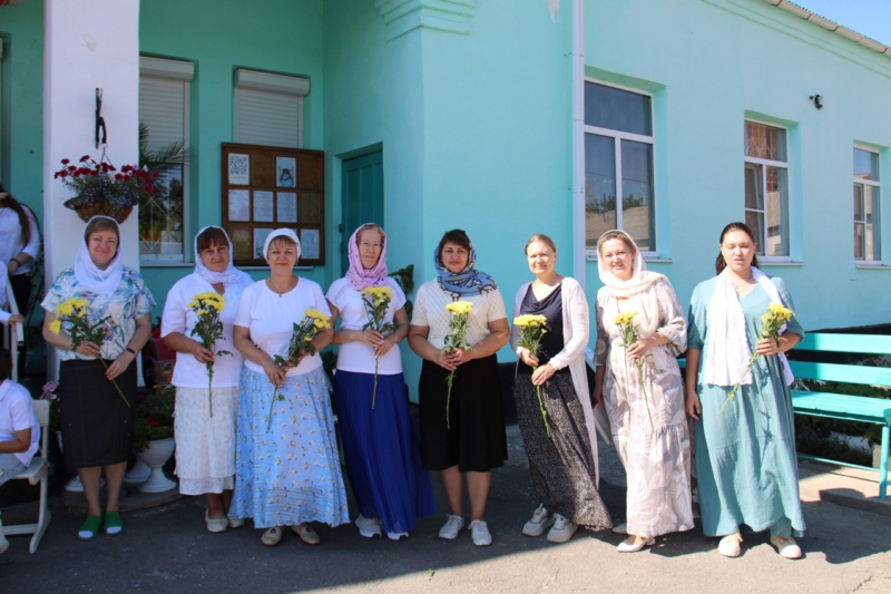 В храме великомученика и целителя Пантелеимона города Гуково прошёл праздник, посвященный началу учебного года
