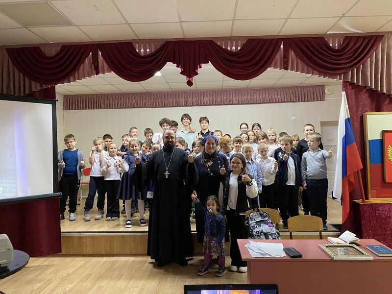 Священник посетил Димитриевские чтения в Первомайской школе