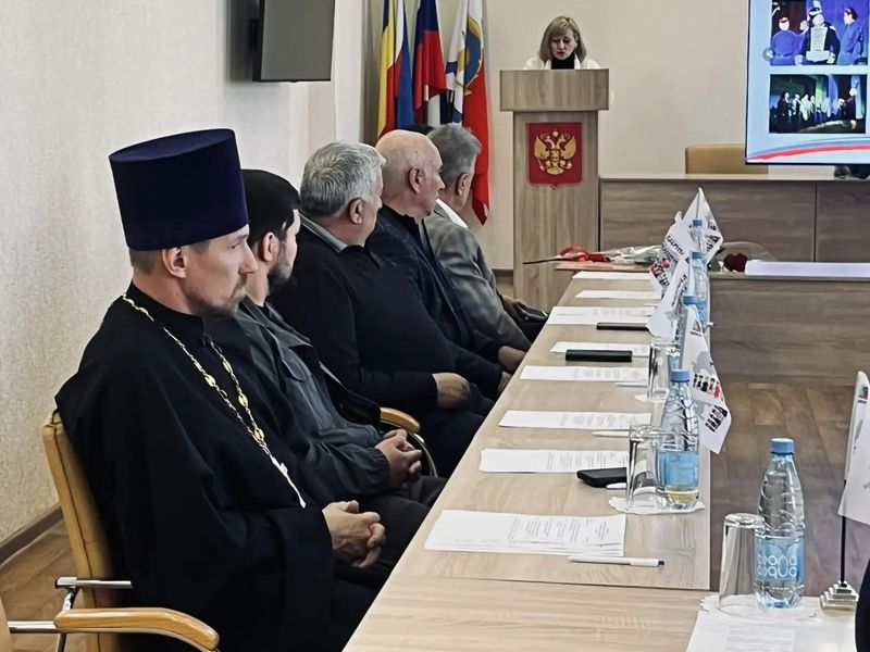 Священник принял участие в заседании Консультативного совета в Каменске-Шахтинском