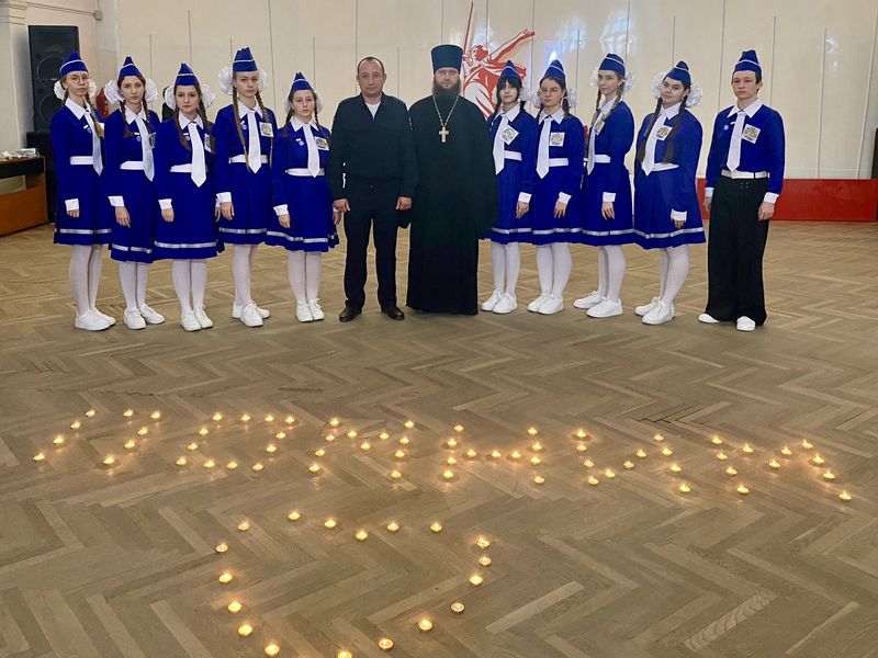 В Каменске-Шахтинском прошла линейка памяти «Помним»